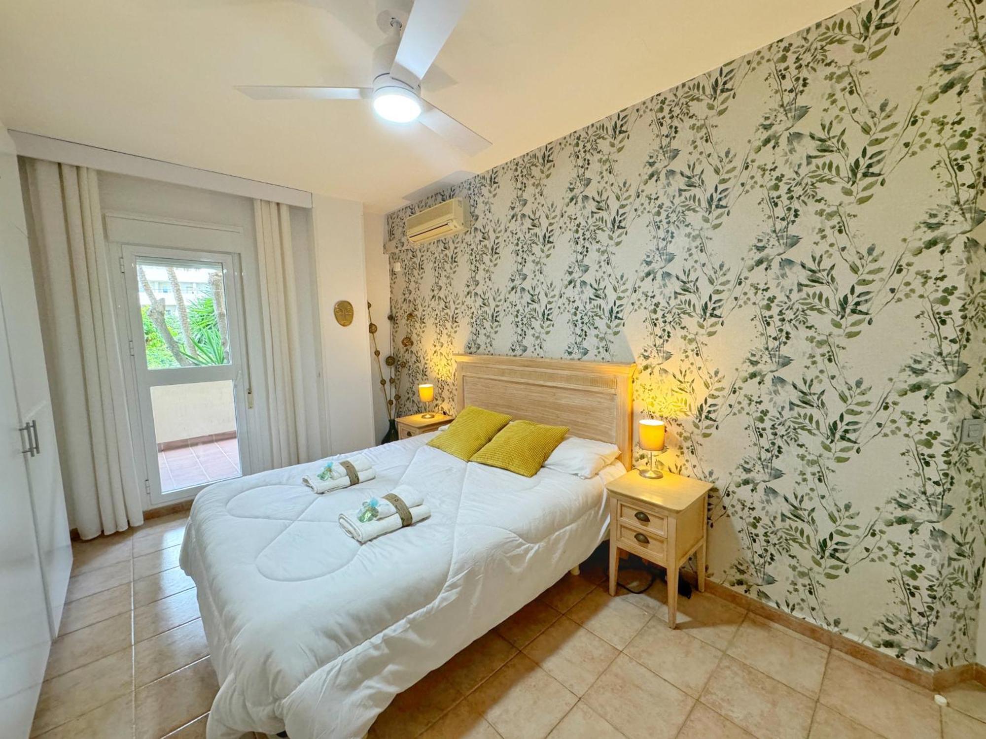 797 Holiday Rentals- Precioso Piso Con Vistas Al Jardin En Benalbeach Benalmadena Ngoại thất bức ảnh