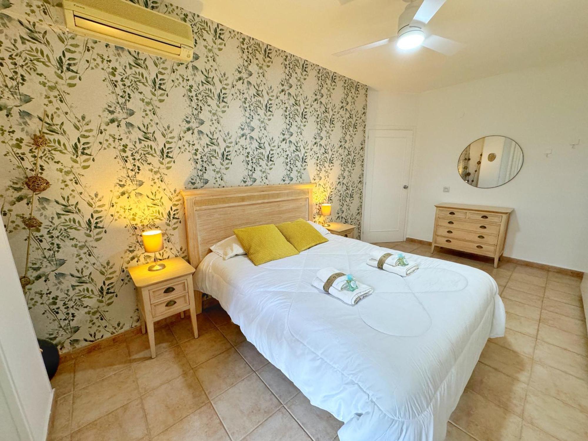 797 Holiday Rentals- Precioso Piso Con Vistas Al Jardin En Benalbeach Benalmadena Ngoại thất bức ảnh