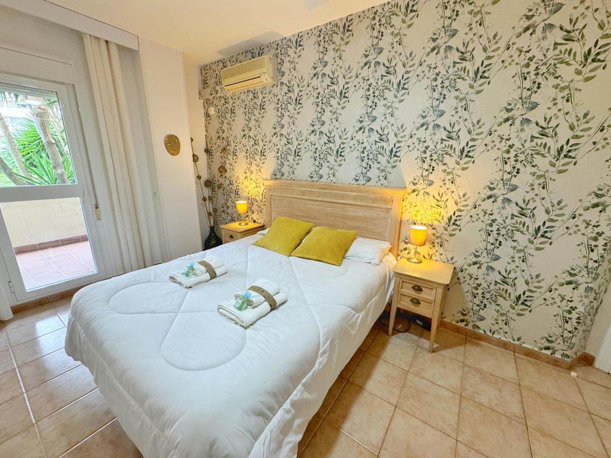 797 Holiday Rentals- Precioso Piso Con Vistas Al Jardin En Benalbeach Benalmadena Ngoại thất bức ảnh
